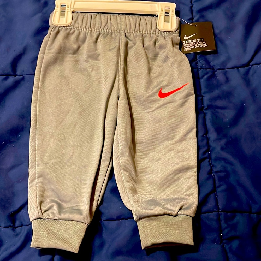 NWT Baby Nike pants size 9 months.